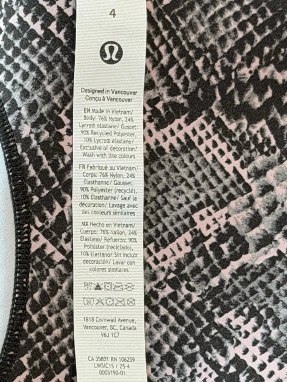 ✨ Lululemon Glow Up SHR Tight 28” Size 4 Snakeskin Print NWT ✨
